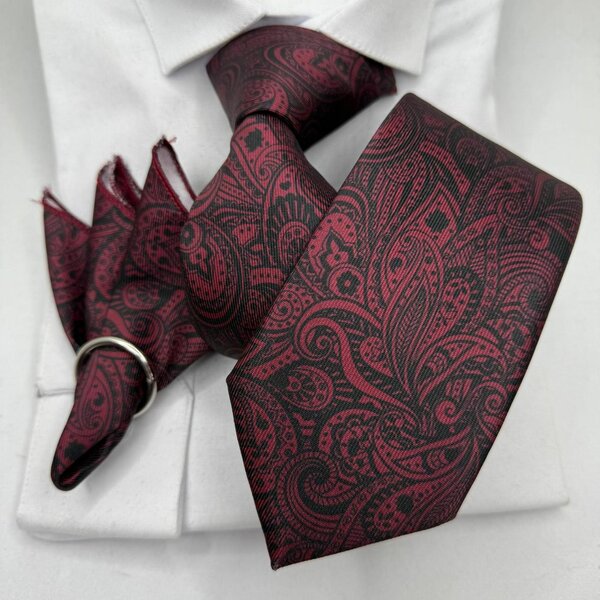 Cravate élégante à motif