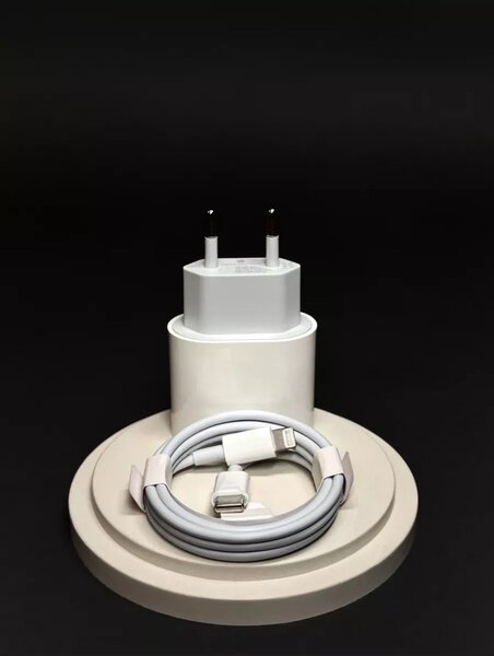 Зарядка на Айфон 20w