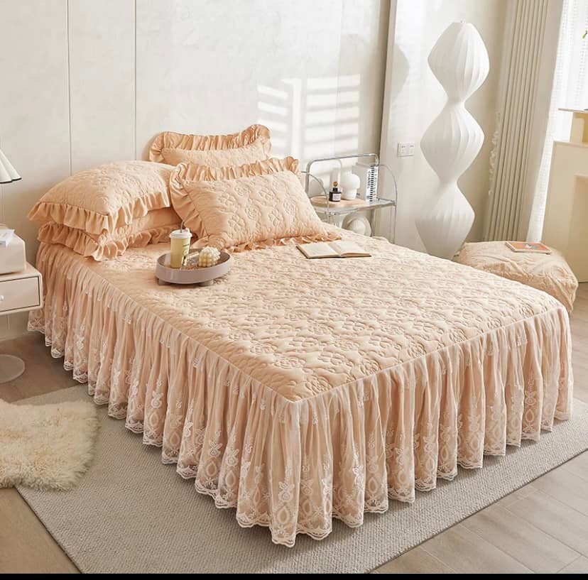 Set for bedroom: bedspread + pillowcases 2+2