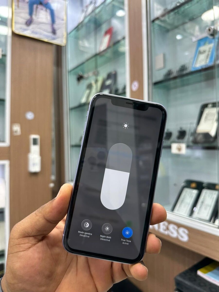 iPhone 11 violet 64Go