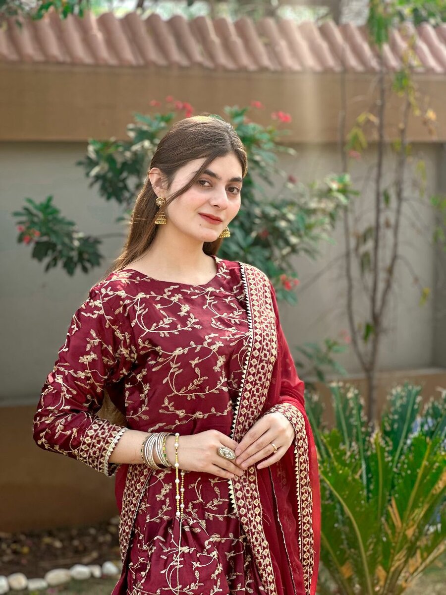 4pce Lehnga set for party ware and events in affordable pric