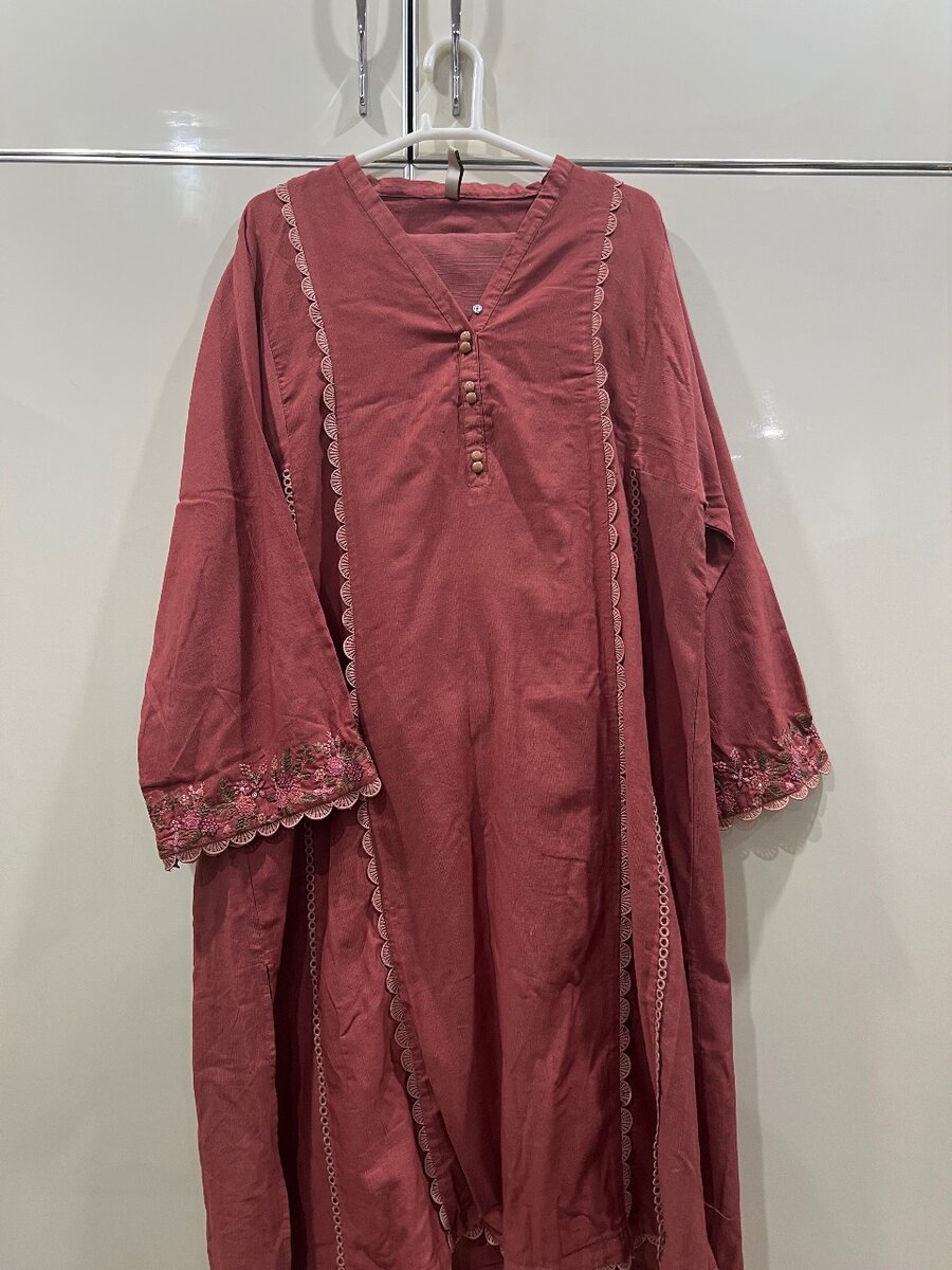 Embroided 2 piece suit