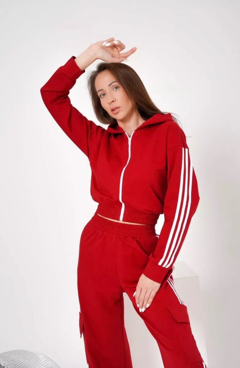 Спортивный костюм. Стильный , легкий