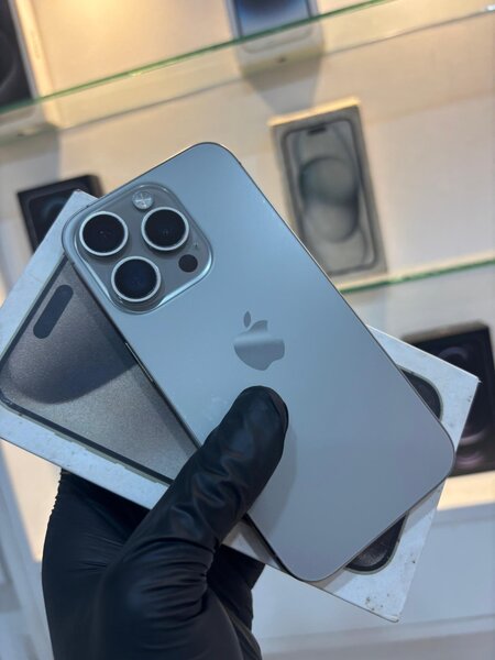 iPhone 15 pro 128 giga