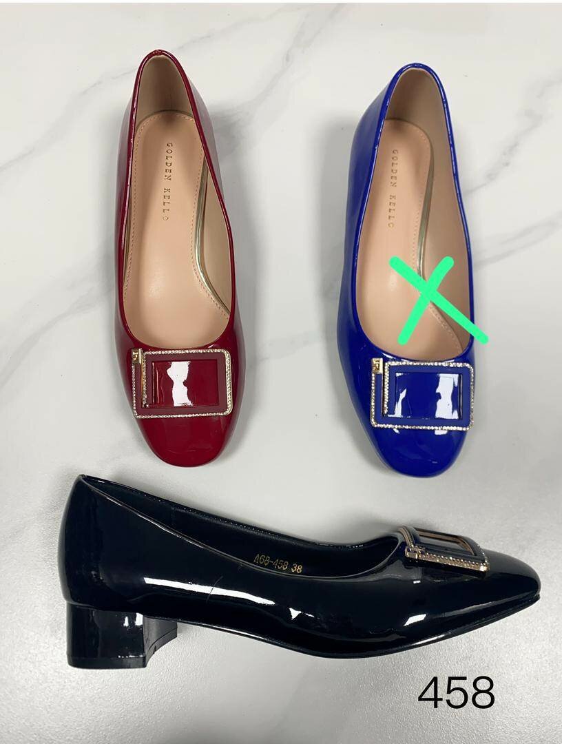 Chaussures vernies à boucle femme