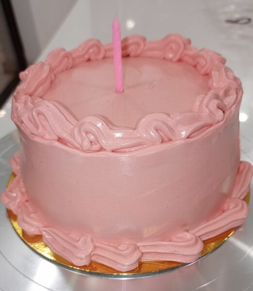 Gâteau d'anniversaire rose