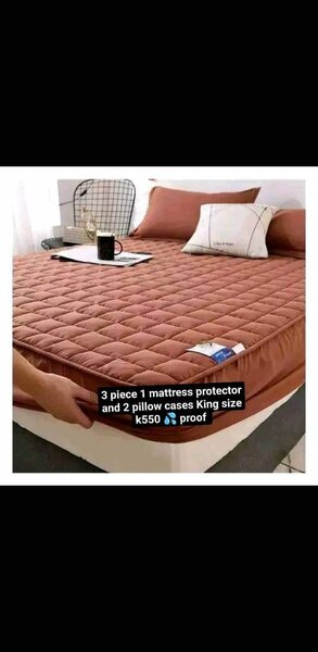 3 piece Mattress protector 2 pillow cases and 1 Protectors 💦 Waterproof marron