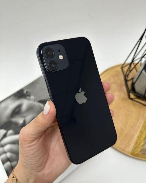 iPhone 12 - Élégance et Performance