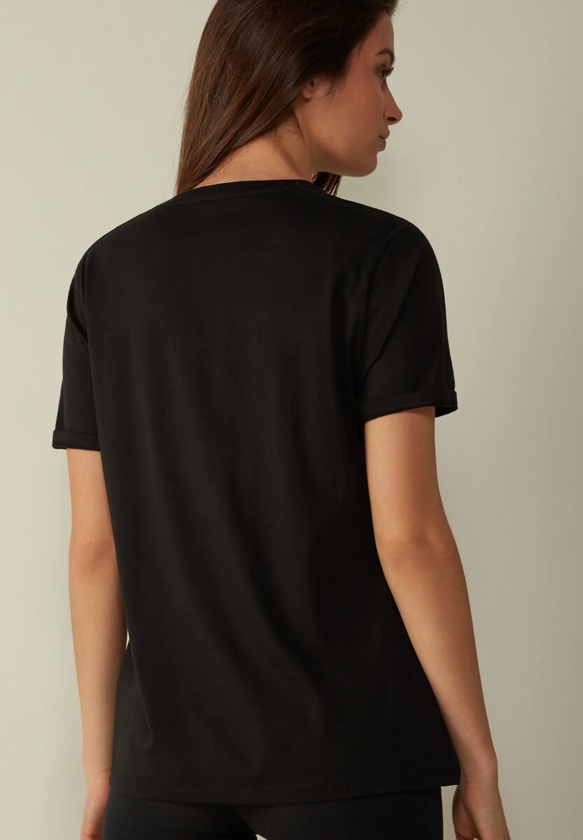Basic black t shirt