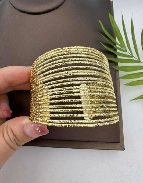 Bracelet manchette doré