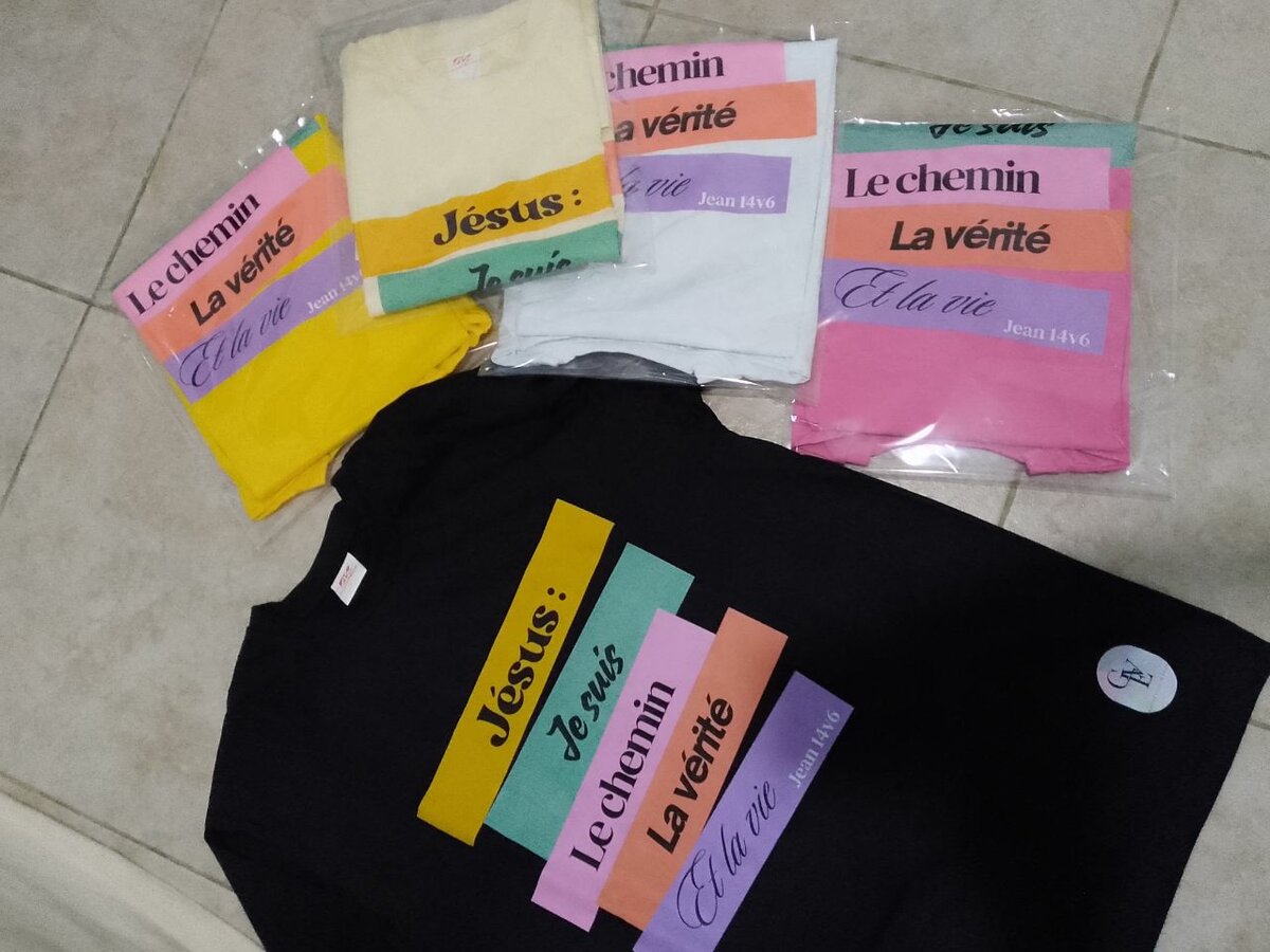 T-shirt chrétien coloré
