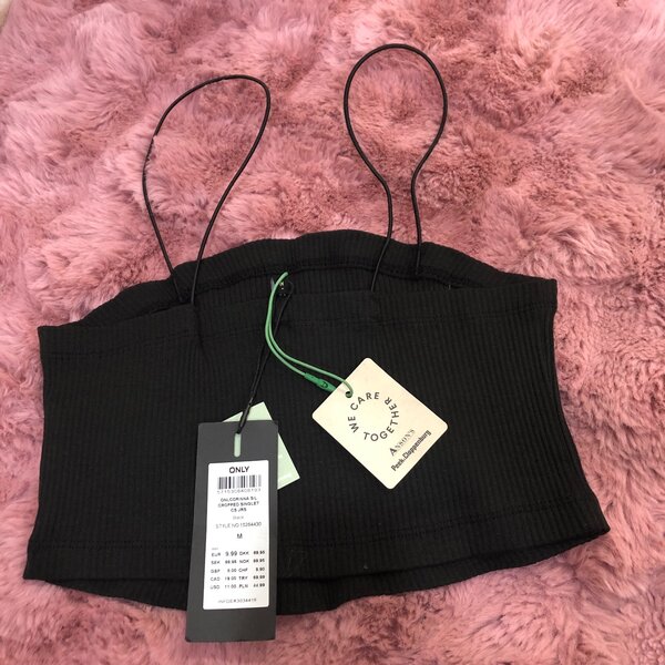 Haut de Cami Noir Élégant