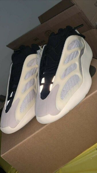 Yeezy boost 720