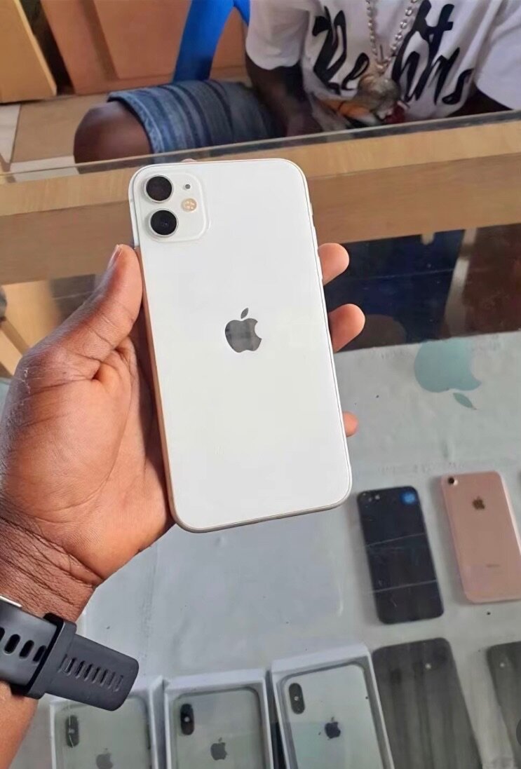 iPhone 11 Blanc DEN CARTON