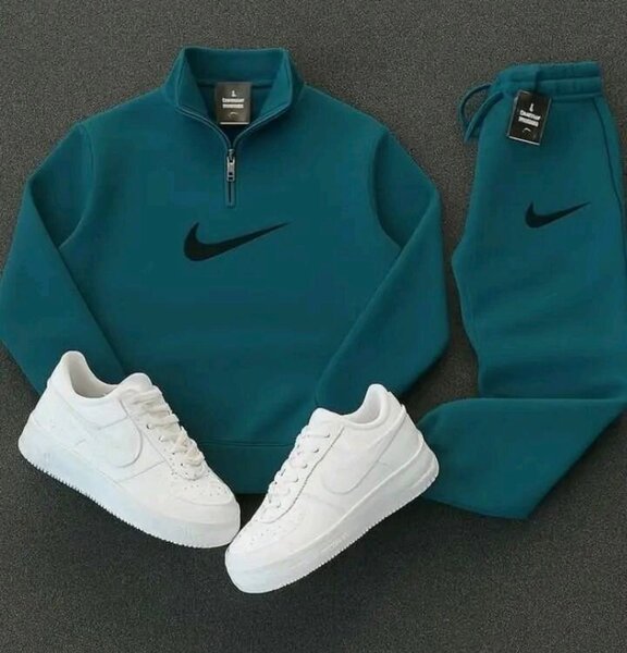 Ensemble survêtement sport Nike
