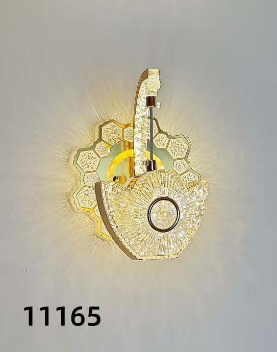 Applique murale dorée moderne