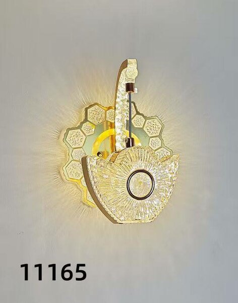 Applique murale dorée moderne