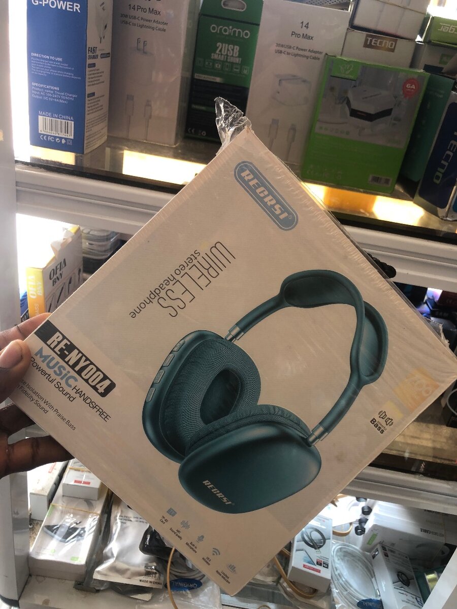 Recrsi Wireless stereo headphone