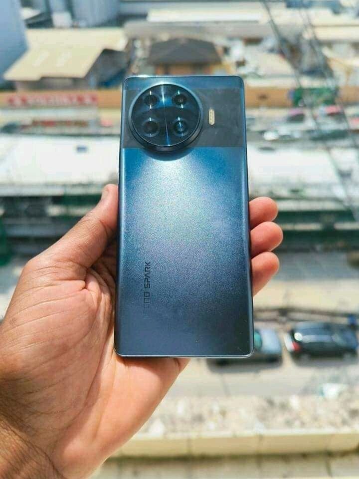 TECNO SPARK 20 PRO PLUS 256GB 16GB RAM première copie confor