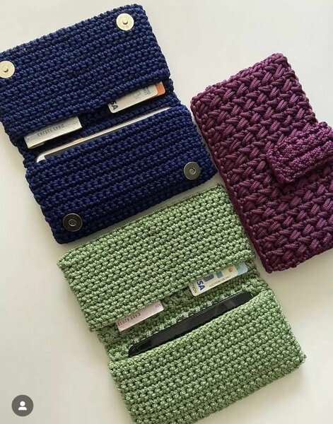 Portable crochet purses