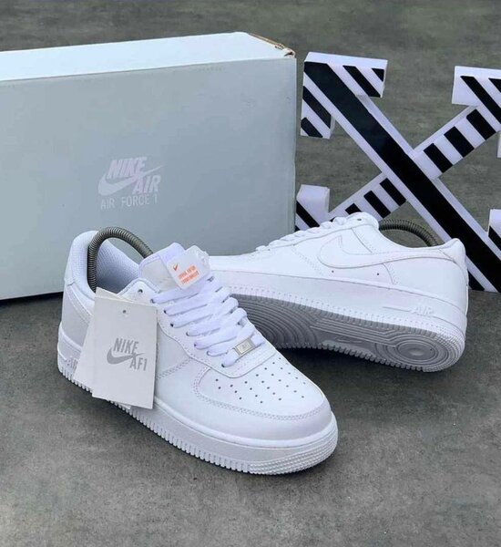 NIKE AIRFORCE ALL WHITE