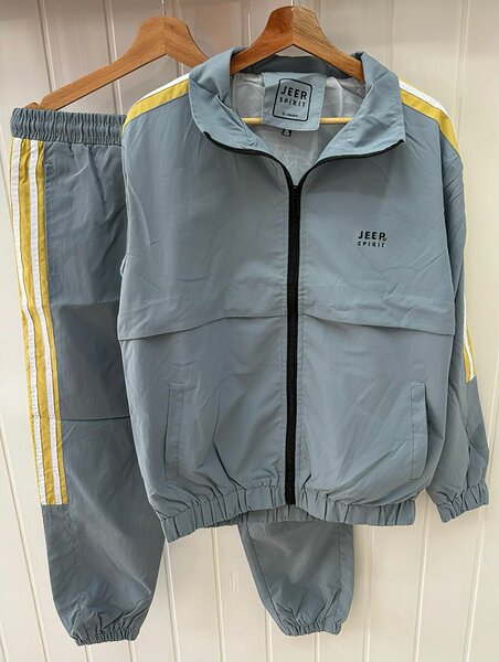 Veste et pantalon sport Jeep