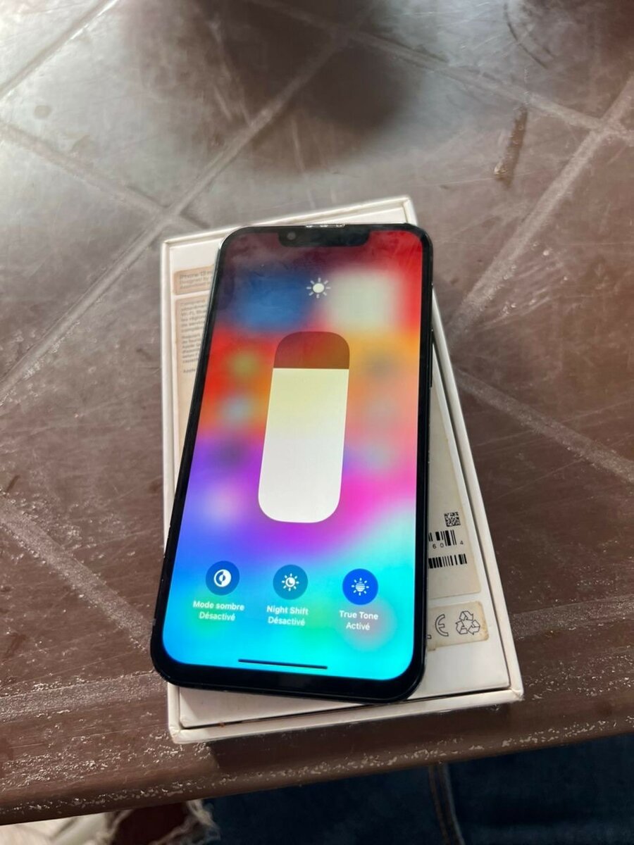 iPhone 13mini 128giga sans Face ID avec carton