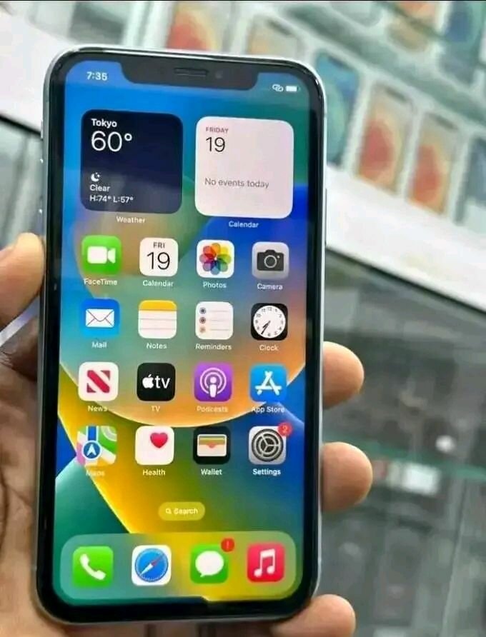 iPhone XR Bleu - 64 Go