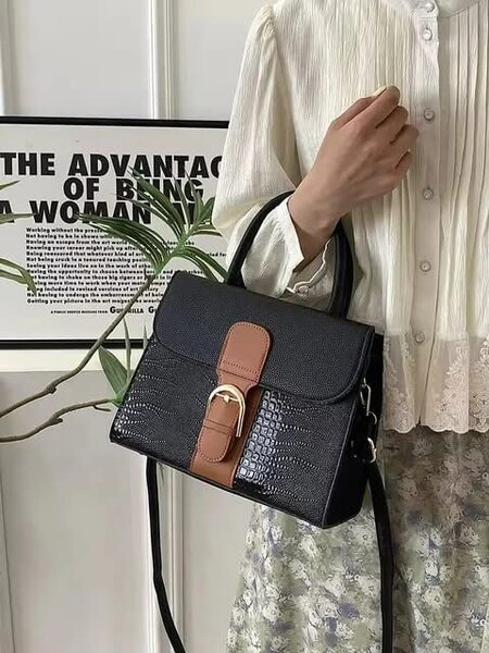 Sac à main bandoulière noir disponible