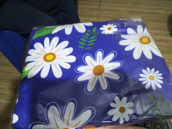 Couverture florale bleu vif