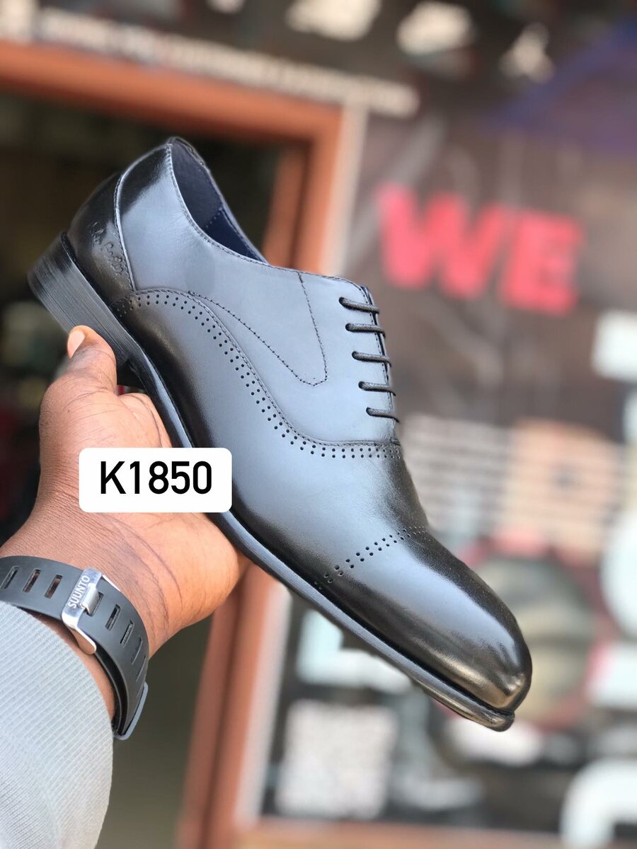 Top quality smart shoes available 