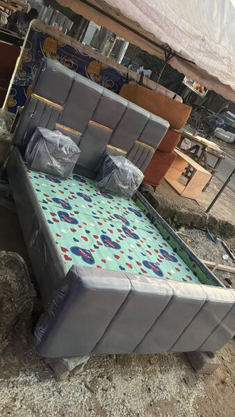 Lit Capitonné Confort Luxe