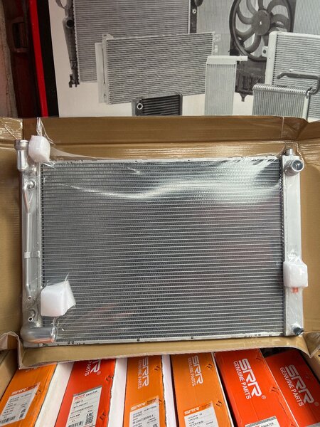 Радиатор охлаждения Lexus RX330