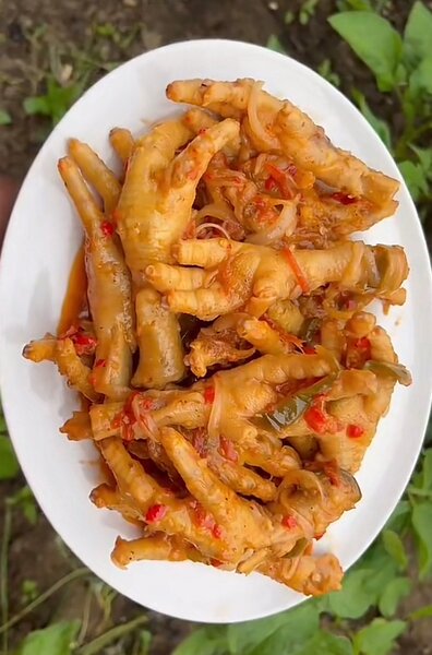 Pieds de poulet épicés