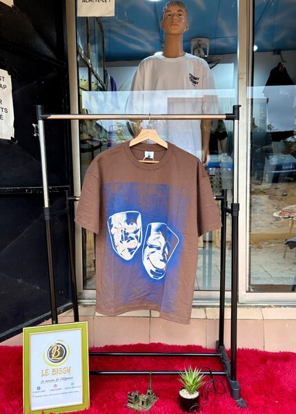 T-shirt marron graphique tendance