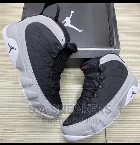 AIR JORDAN 9