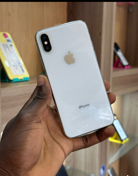iPhone X 64GB Argent Débloqué