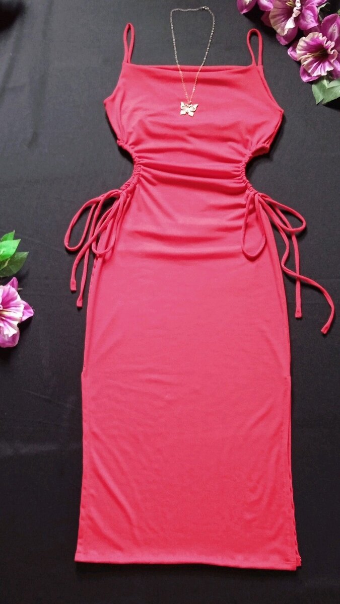 Robe moulante à bretelles sexy