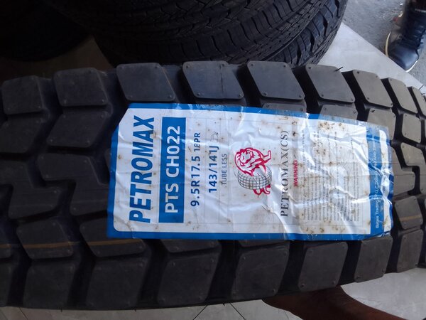 Petromax tyre