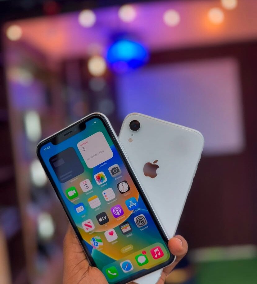 iPhone XR 64GIG storage Factory unlocked 95% battery