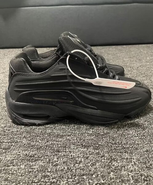 Baskets noires modernes