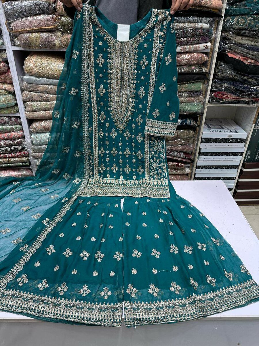 Embroidery suit