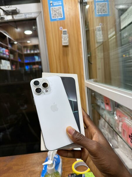 iPhone 16pro max blanc