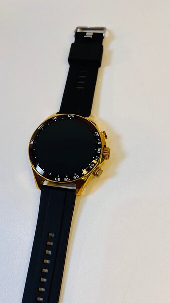 Montre connectée étanche dorée