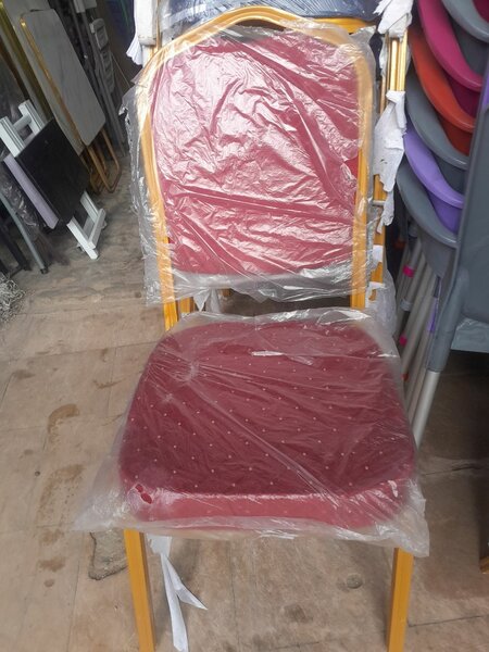 Chaises empilables confort