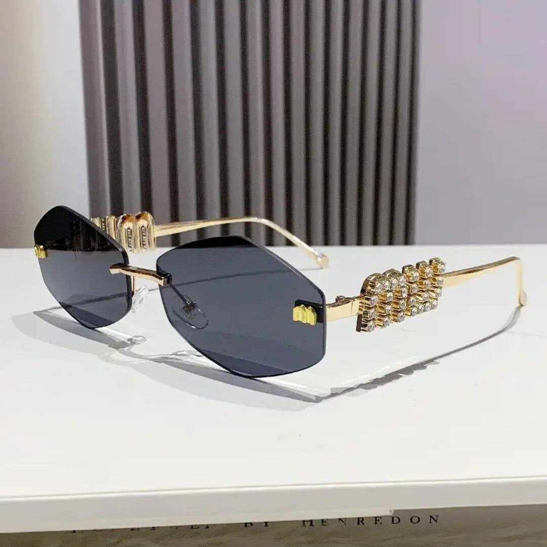 Lunettes de soleil tendance strass