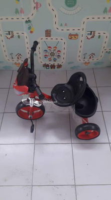 Tricycle vélo enfant rouge