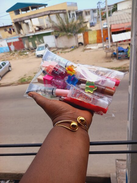 15 mélanges  brillants à lèvre