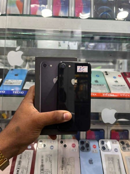 iPhone 8simple 256giga neuf