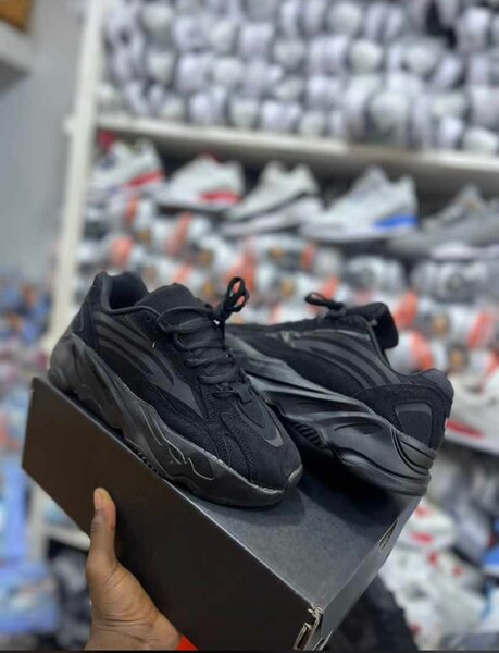 Yeezy boost 700
